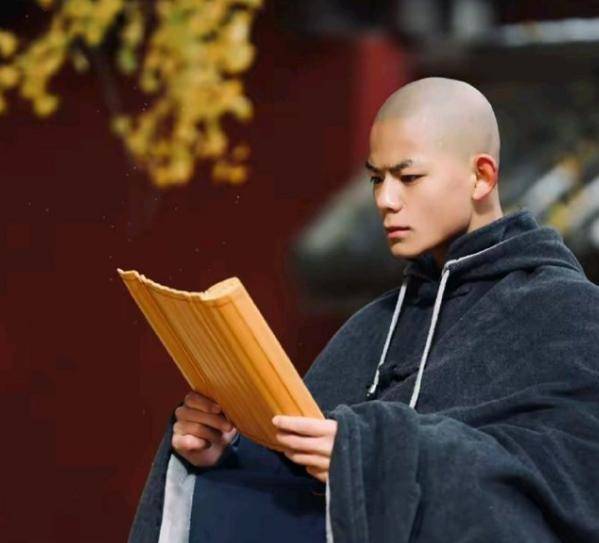"最帅少林武僧"秋因车祸离世,年仅21岁,遗体正送往河南老家