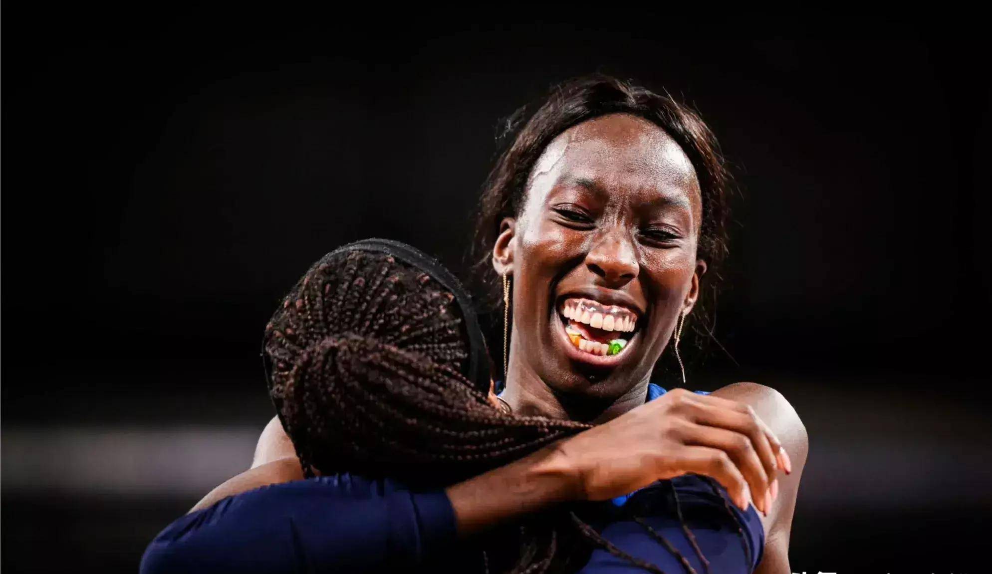 艾格努的笑容和瓦尔加斯的眼泪 都没有小美笑媛媛哭让人感触