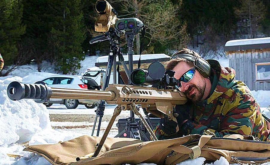 全球3大顶级狙击枪:枪王巴雷特排最后,第一款:让子弹先飞一会