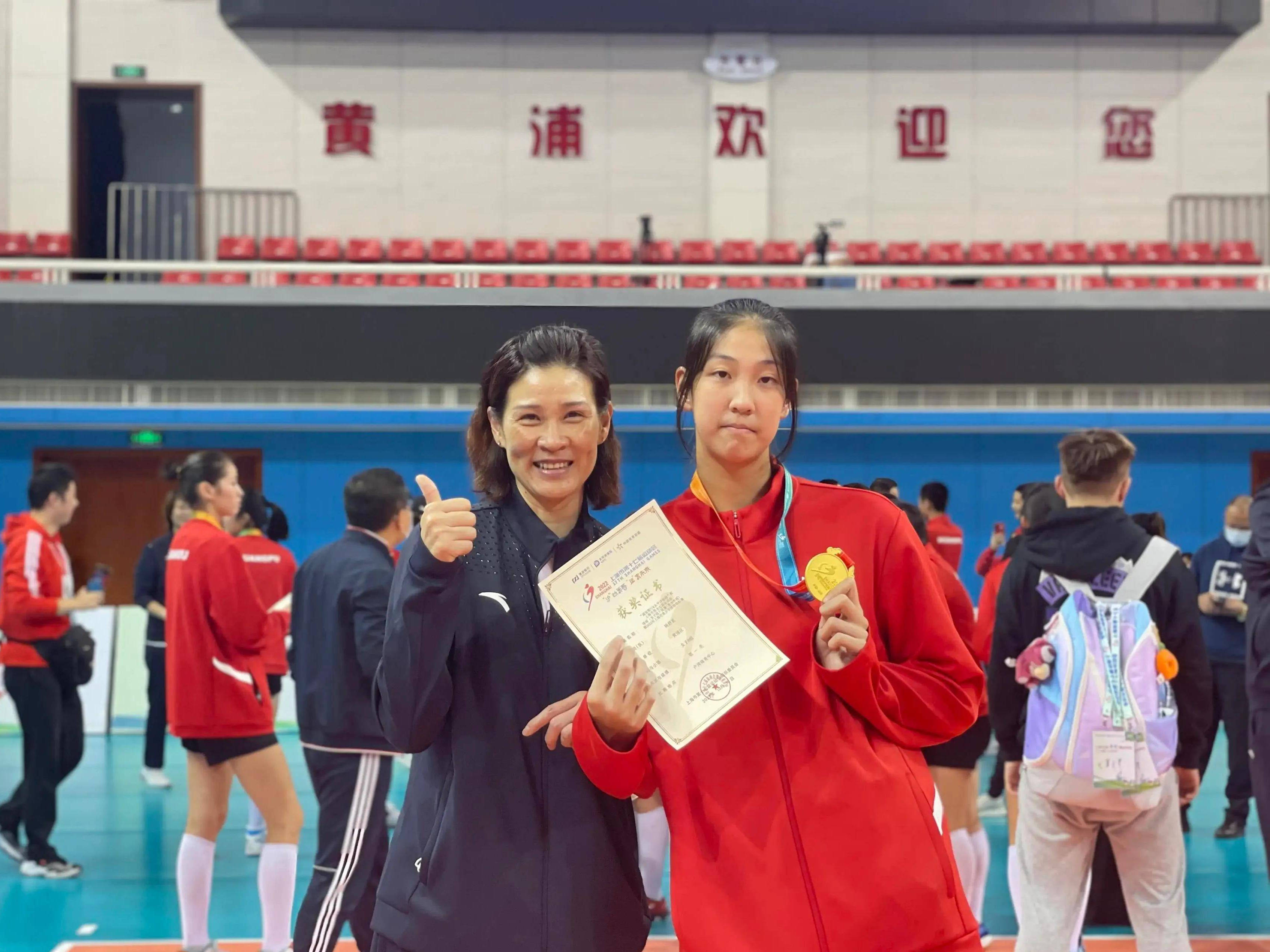 18岁女排天才主攻强势入选,未来搭档李盈莹?_李宇珊_奥运会_中国