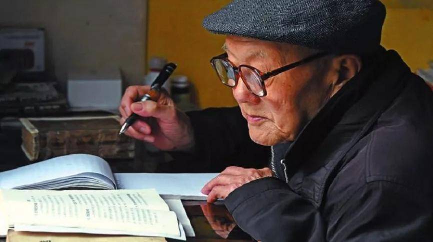 学清风铭记功勋,扬精神再启新程