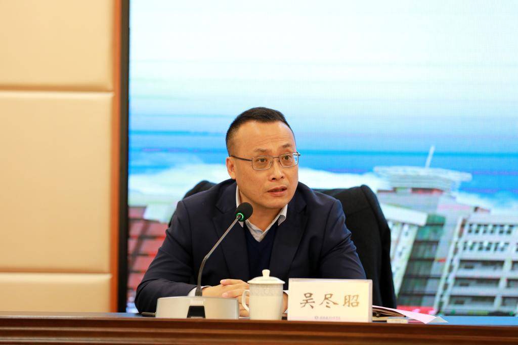 校长履历丰富,签名却像"天书",教育厅已经关注,会向领导汇报