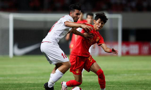 中国国青0-2伊朗!四天内两战各胜一场,朱鹏宇错失良机,久帅首败