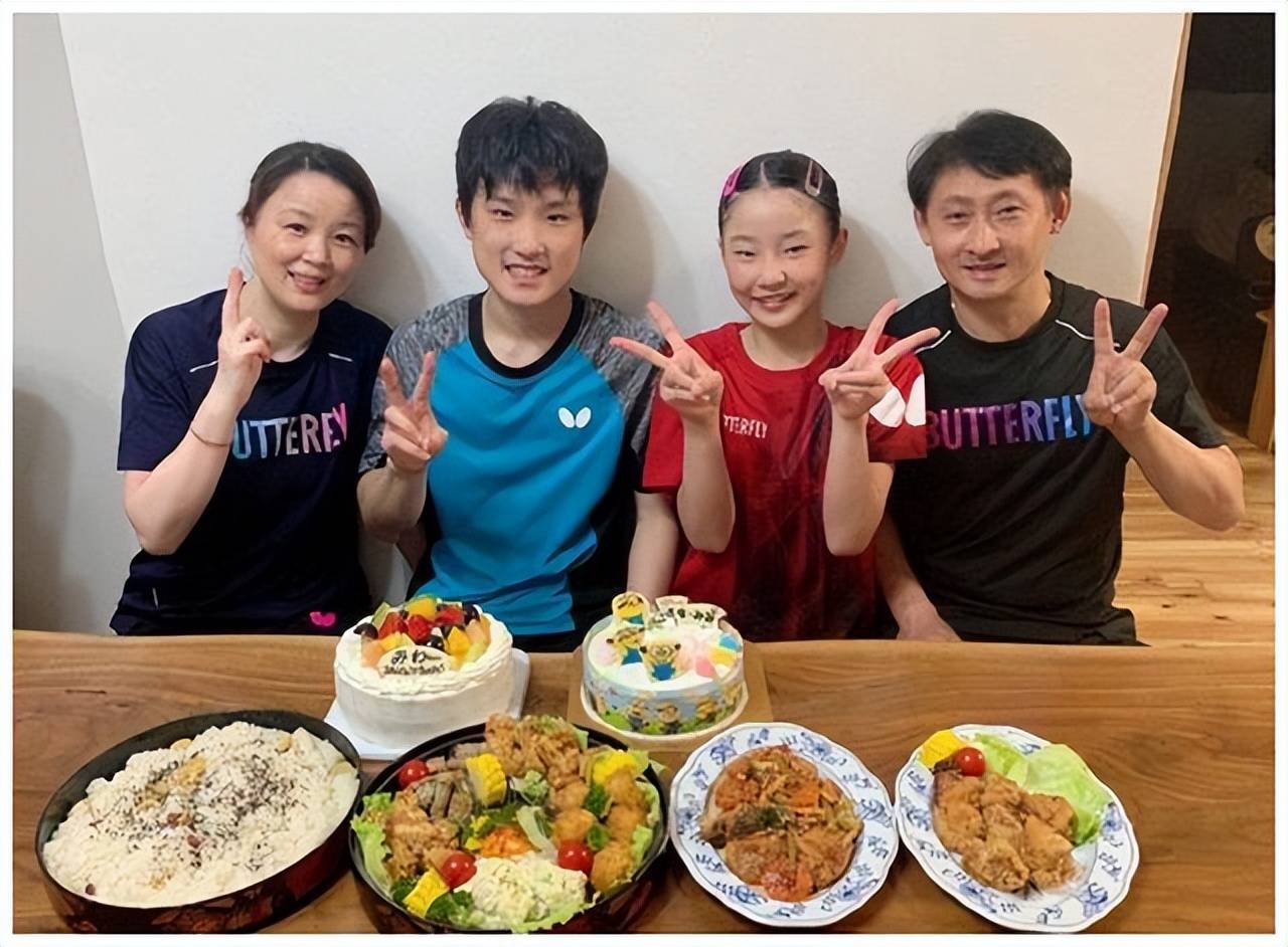 奥运会最难忘镜头 杨紫琼给全红婵师姐颁奖 樊振东打张本智和崩溃-杨紫琼获奖视频