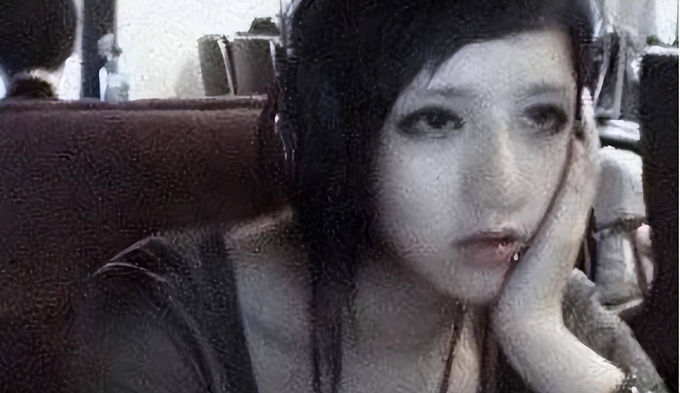 她是"非主流鼻祖"沉珂,《飞向别人的床》堕落入骨,是她真实经历