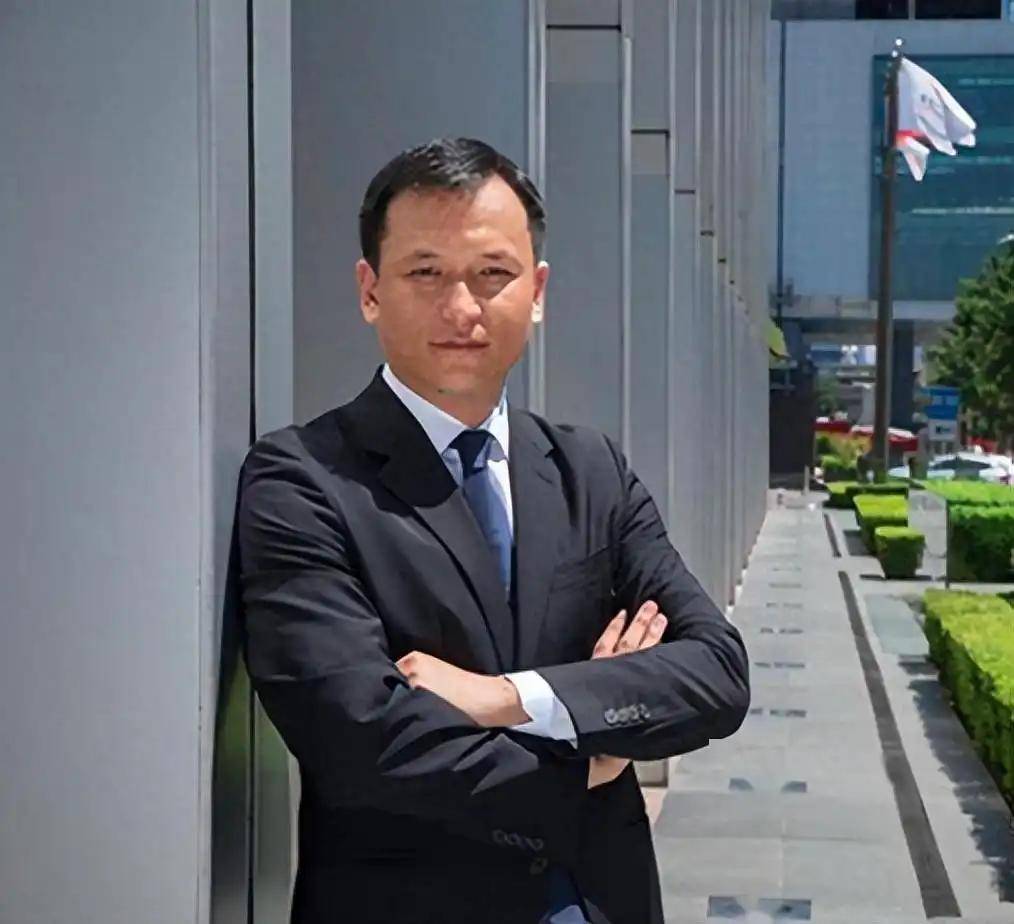 瑞幸咖啡幕后掌门人黎辉：明星韩雪的爷爷给他父亲当过10年副军长！_家族_军人家庭_军队