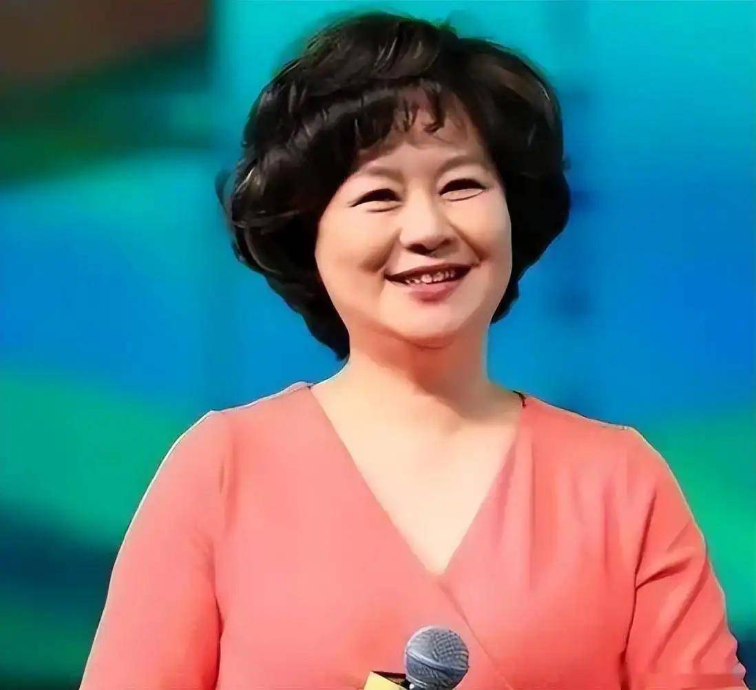 鞠萍58岁近照曝光:公众形象大反转,背后真相引热议!_生活_变化_成长