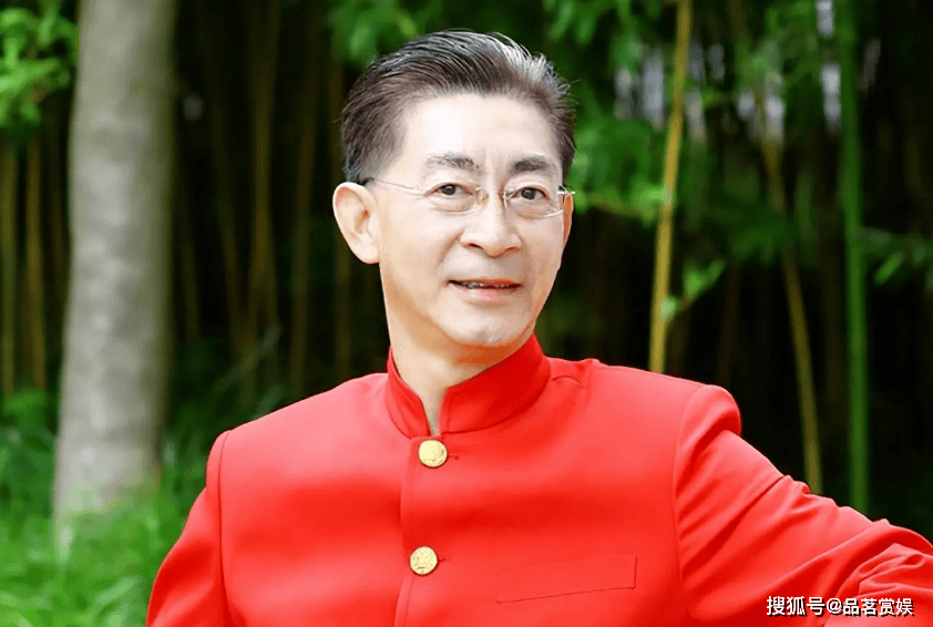 里的孙悟空火了之后,六小龄童还参演了很多相关的剧,比如说《父子美