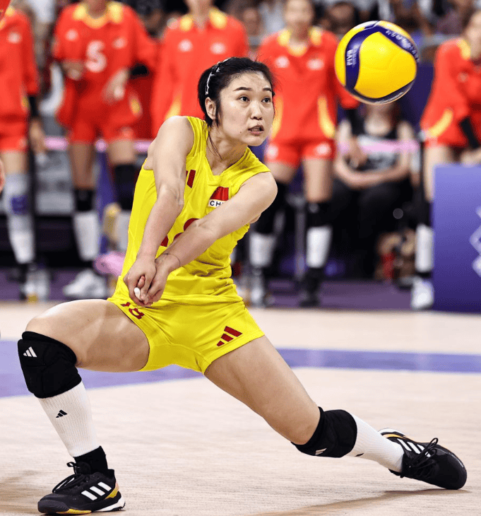 女排名将王梦洁:巴黎奥运会有遗憾,与排球帅哥拍婚纱照好事将近