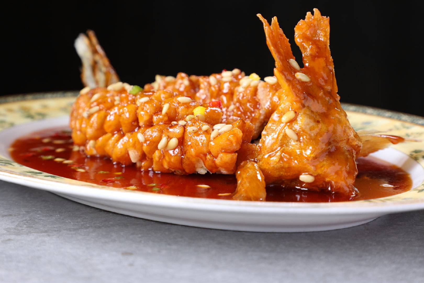 八大菜系之苏菜‌松鼠桂鱼的美味传奇