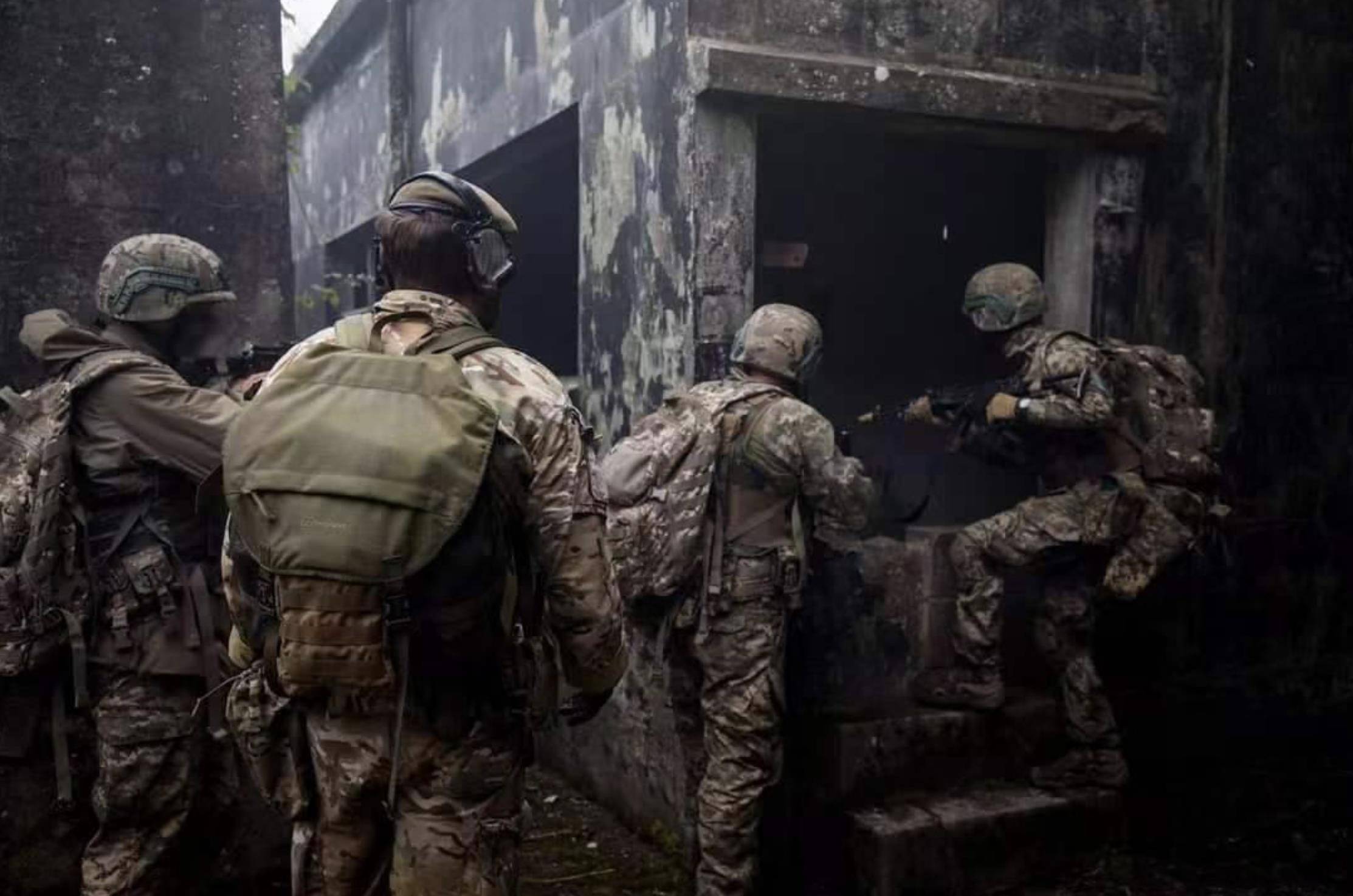 俄乌战场新动态:俄清理新赫迪夫卡乌残军,乘胜追击攻打卡利诺沃