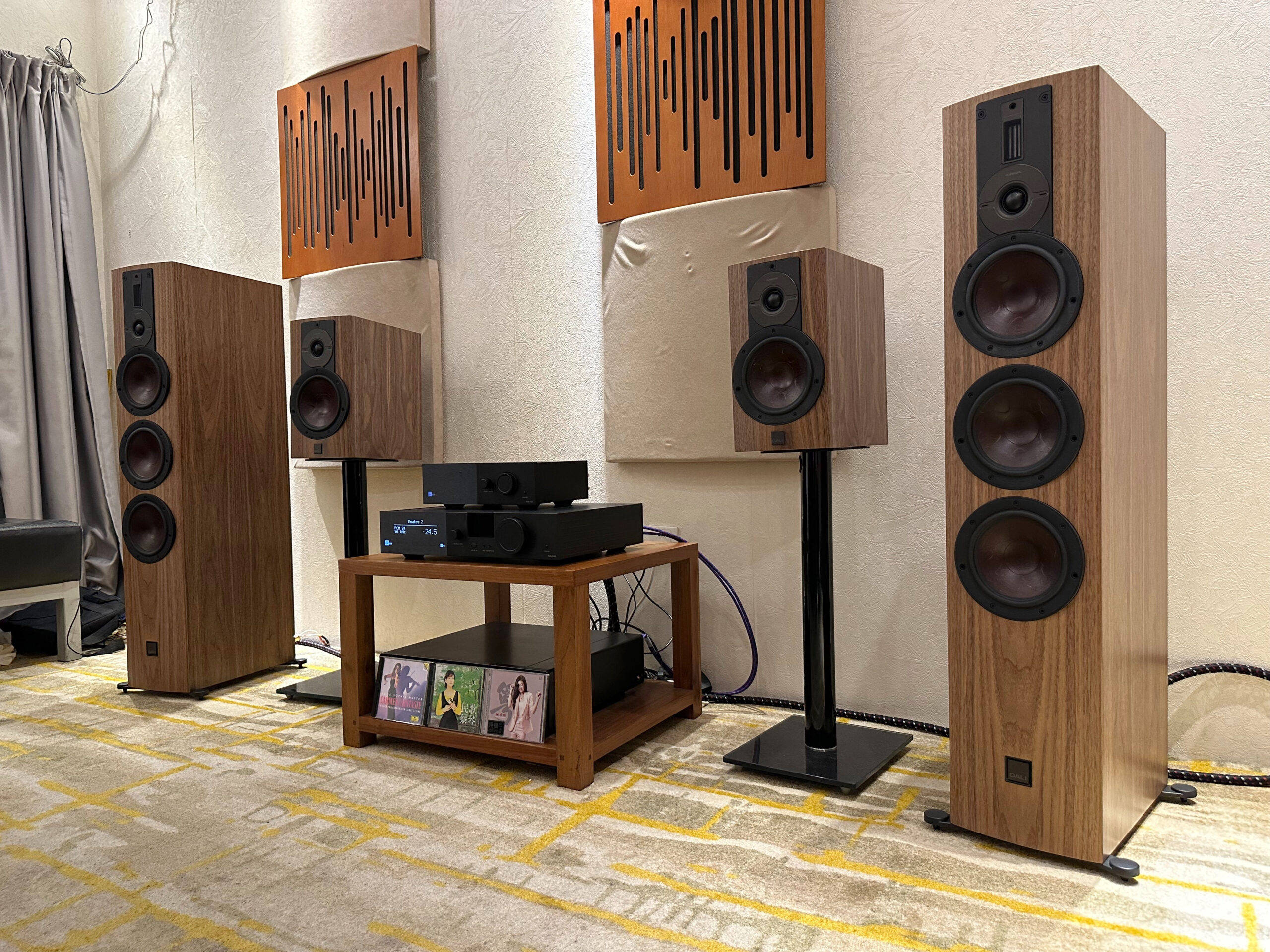 丹麦达尼dali"新乐爵"系列rubikore 8落地式音箱