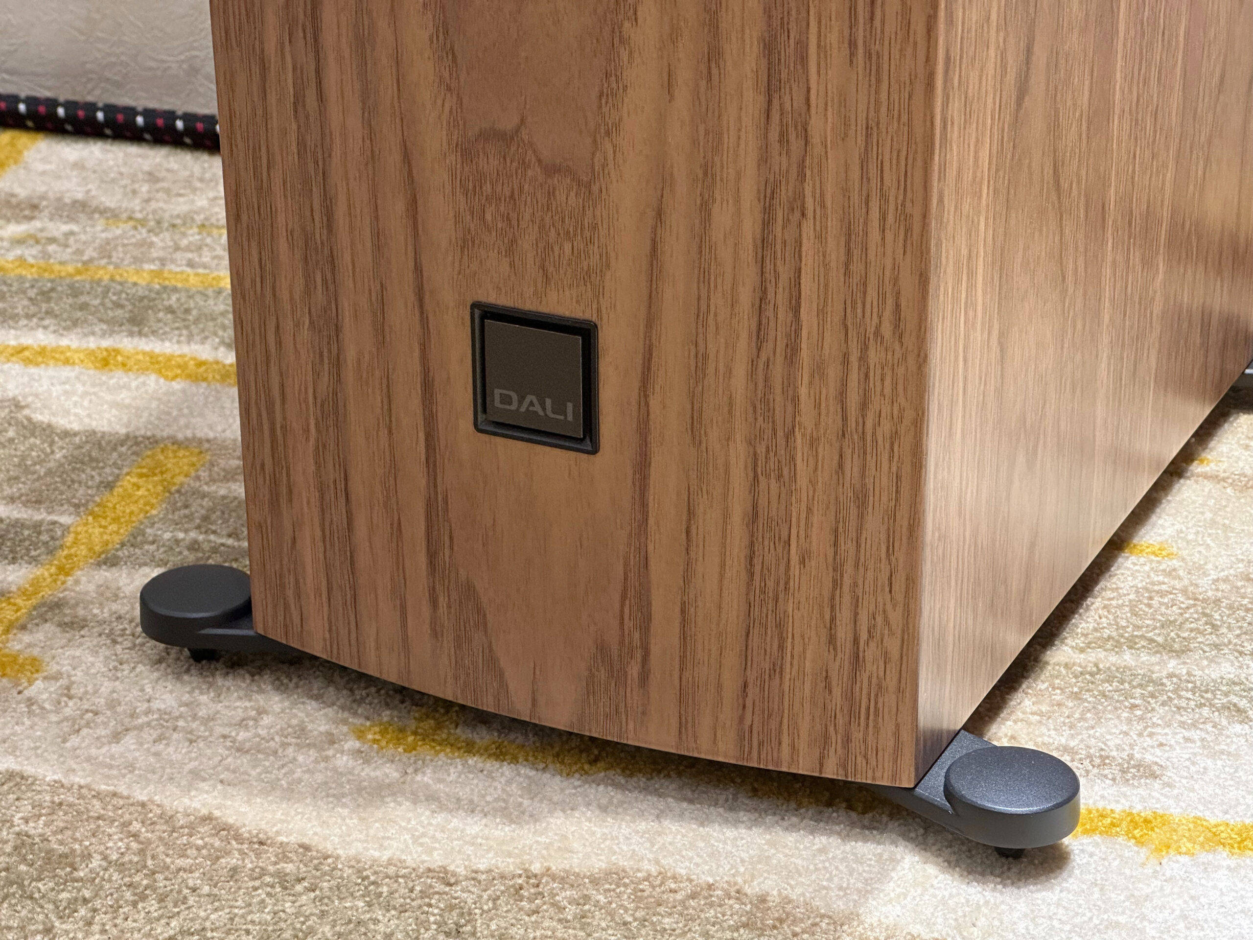 丹麦达尼dali"新乐爵"系列rubikore 8落地式音箱