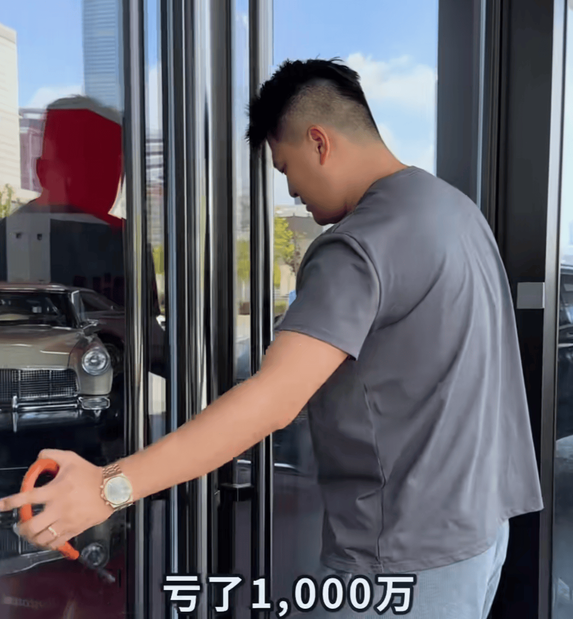 笑懵了!网红八戒说车酒吧破产,一年半亏千万,30 万音响贱卖