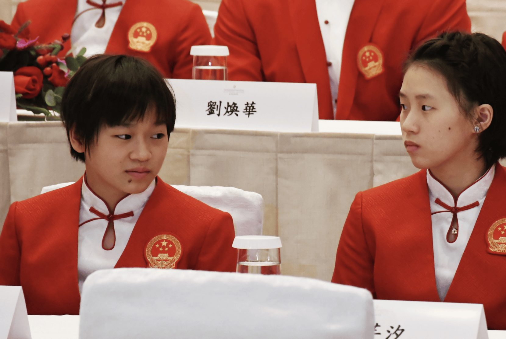 原创            笑喷！全红婵被要求起立回答太紧张 网友热议：像极上课被点名的我-全红婵是她的名字吗