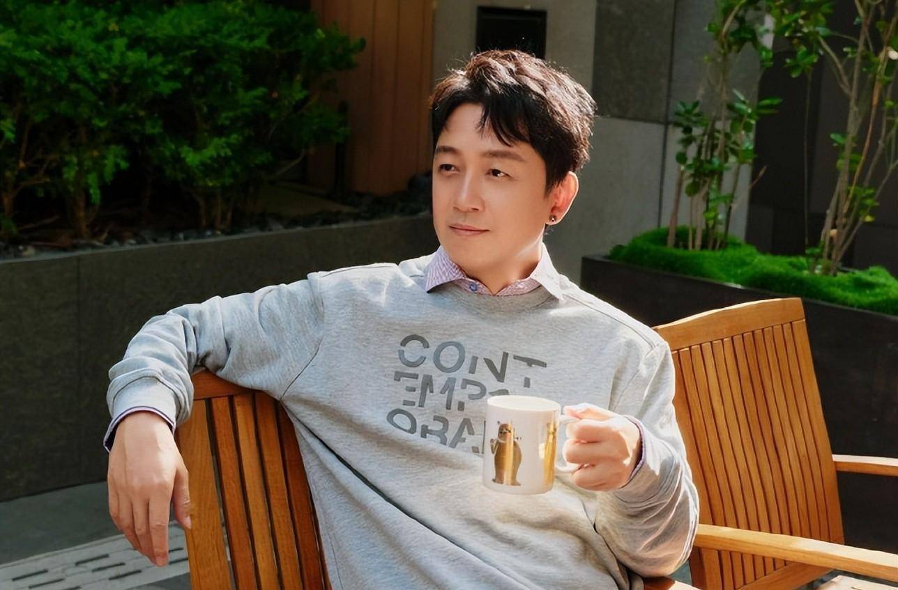 潘粤明深夜激动发文,疑熬夜观网球赛,白夜追凶第二季引期待