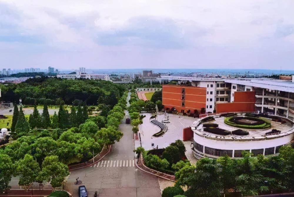 湘潭大学全景图图片