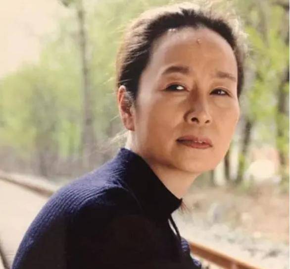 奚美娟,靠苦肉计博取大家同情,晚年却遭前夫曝光塌房_周野芒_节目