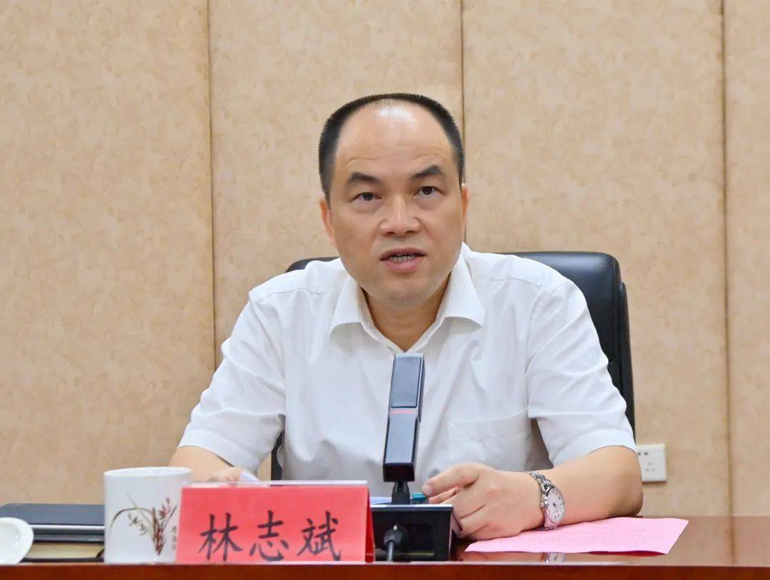 仪式上,罗源县慈善总会会长董志干宣读了《关于开展2