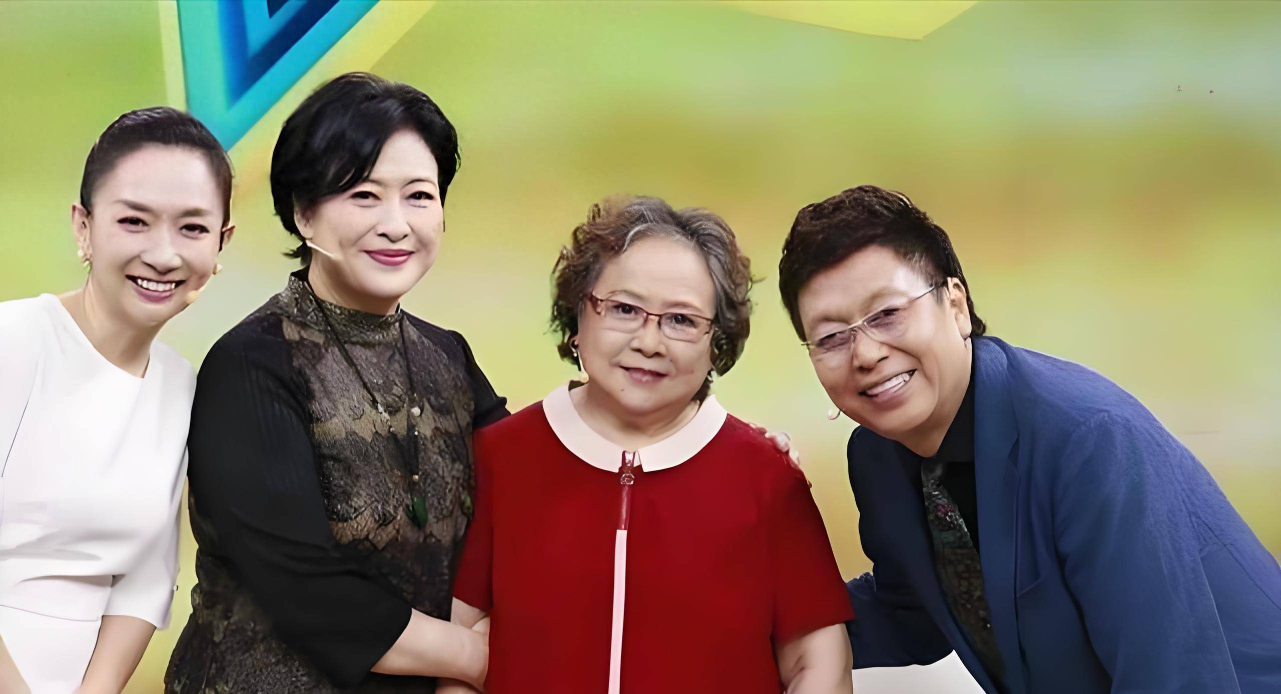 李明珠:姑父是冯玉祥,大姑是更是高官,家世显赫的她却嫁给大9岁老师