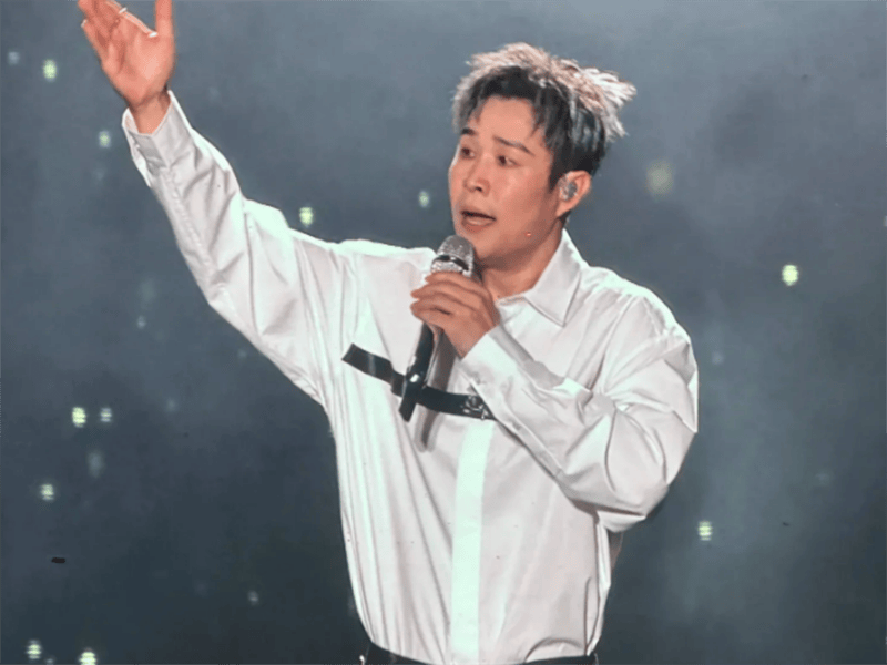 说句实话,小沈阳毕竟不是科班出身,而且又是从二人转演员跨界成为歌手