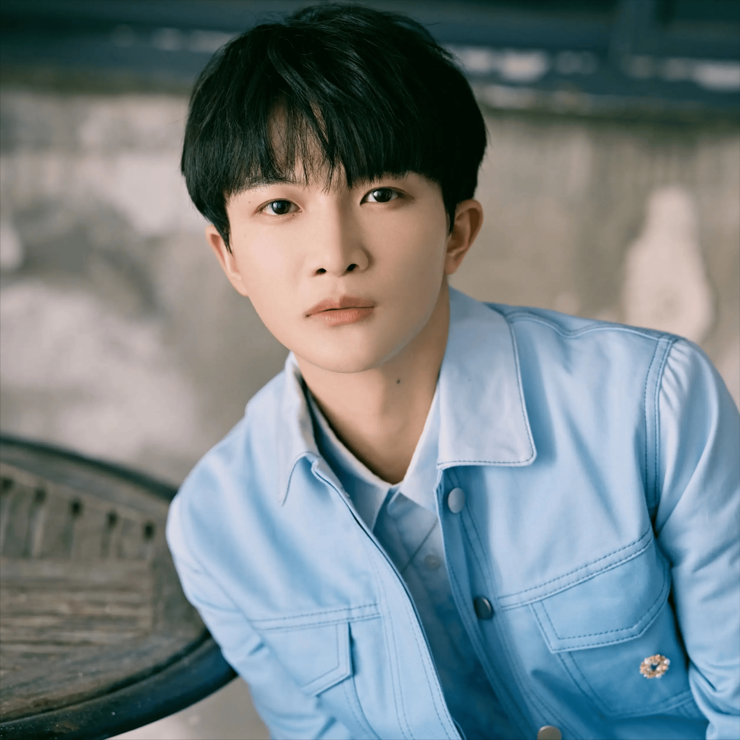 周姓十大巨星排行榜,周润发勉强排在第四名!