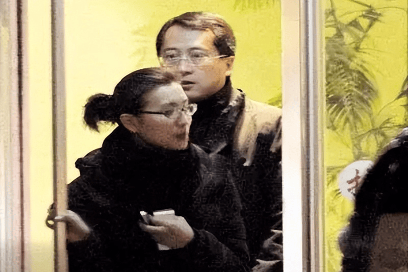 "人间富贵花"陈好:退圈嫁二婚刘海峰,婚后连生3胎被宠成公主