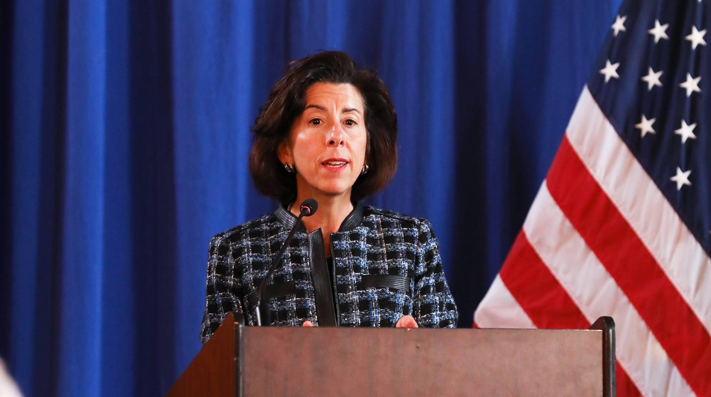 美国商务部长雷蒙多:华为芯片技术仍落后美国数年|硅基世界