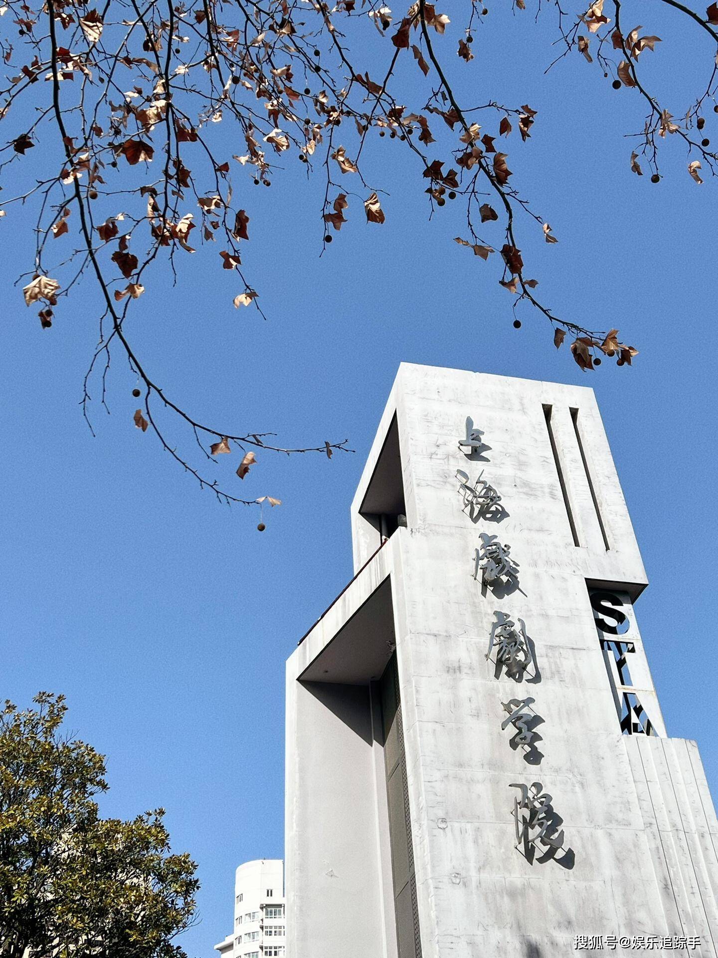 张冕学校图片