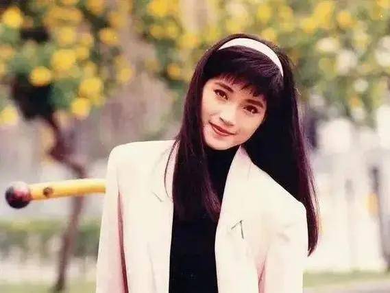 方季惟:未婚未育,57岁仍母胎单身,没谈过恋爱,没和男生亲过嘴