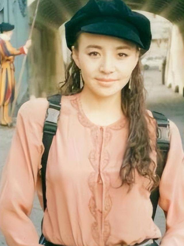 63岁依旧风生水起的宋丹丹,终是成了英达高攀不起的人_姜妍_袁刚_男友