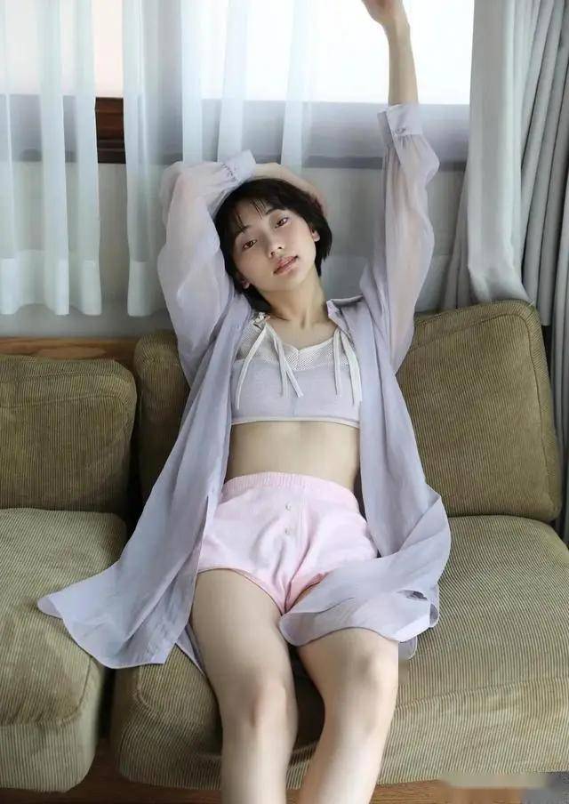 26岁武田玲奈写真展示饱满身材,这谁顶得住她的美丽?