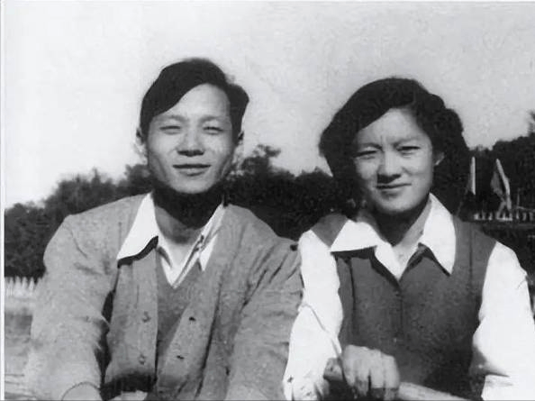 毛主席批评章含之:你男人同别人好了,你为什么不离婚?没出息!_乔冠华_机会_事情