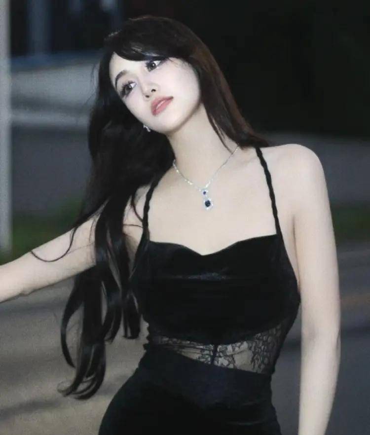 德云社秦霄贤塌房,前女友曝其多次出轨,晒和小三聊天记录太精彩