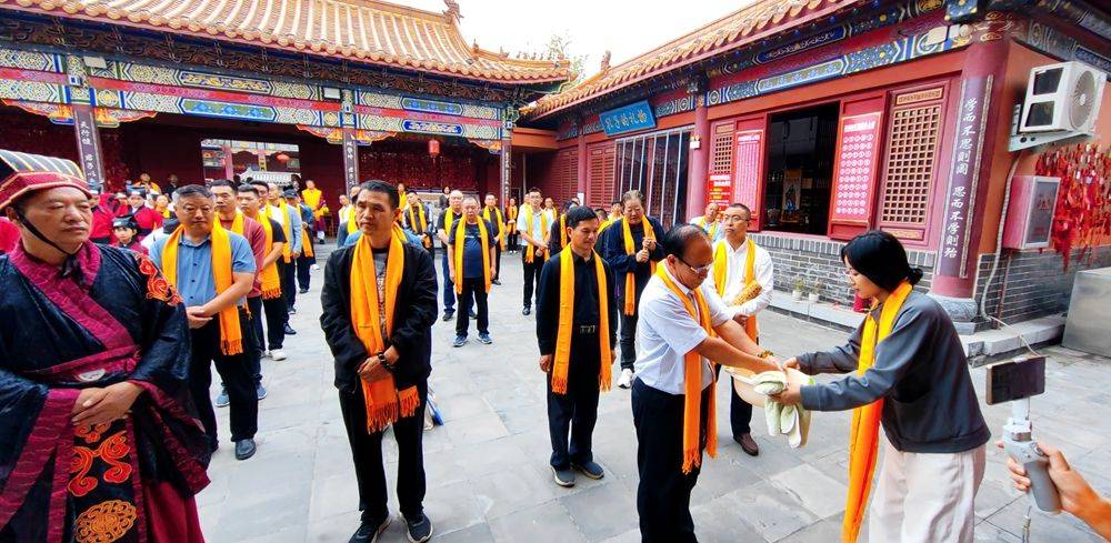 纪念孔子诞辰2575周年活动在孔子书院举行-2020孔子诞辰纪念日是哪一天