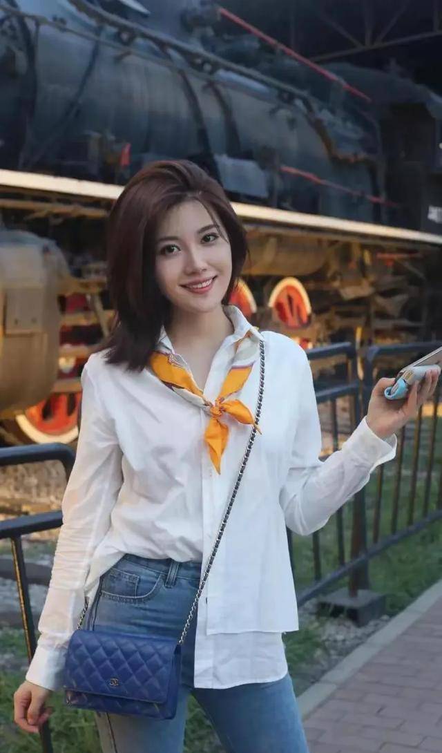 央视新锐主播郑子可,究竟有多美丽