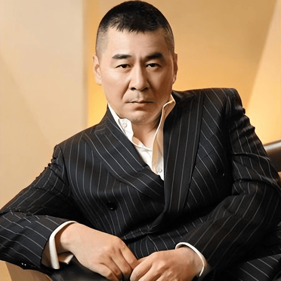 与陈建斌同居5年被抛弃,如今52岁不婚不育的她,美出了新高度_吴越