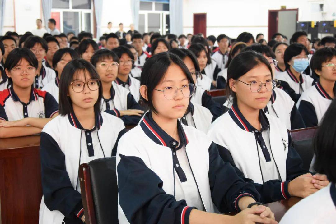 喜迎祖国华诞 厚植爱国情怀——石家庄自立中学欢度国庆演讲活动