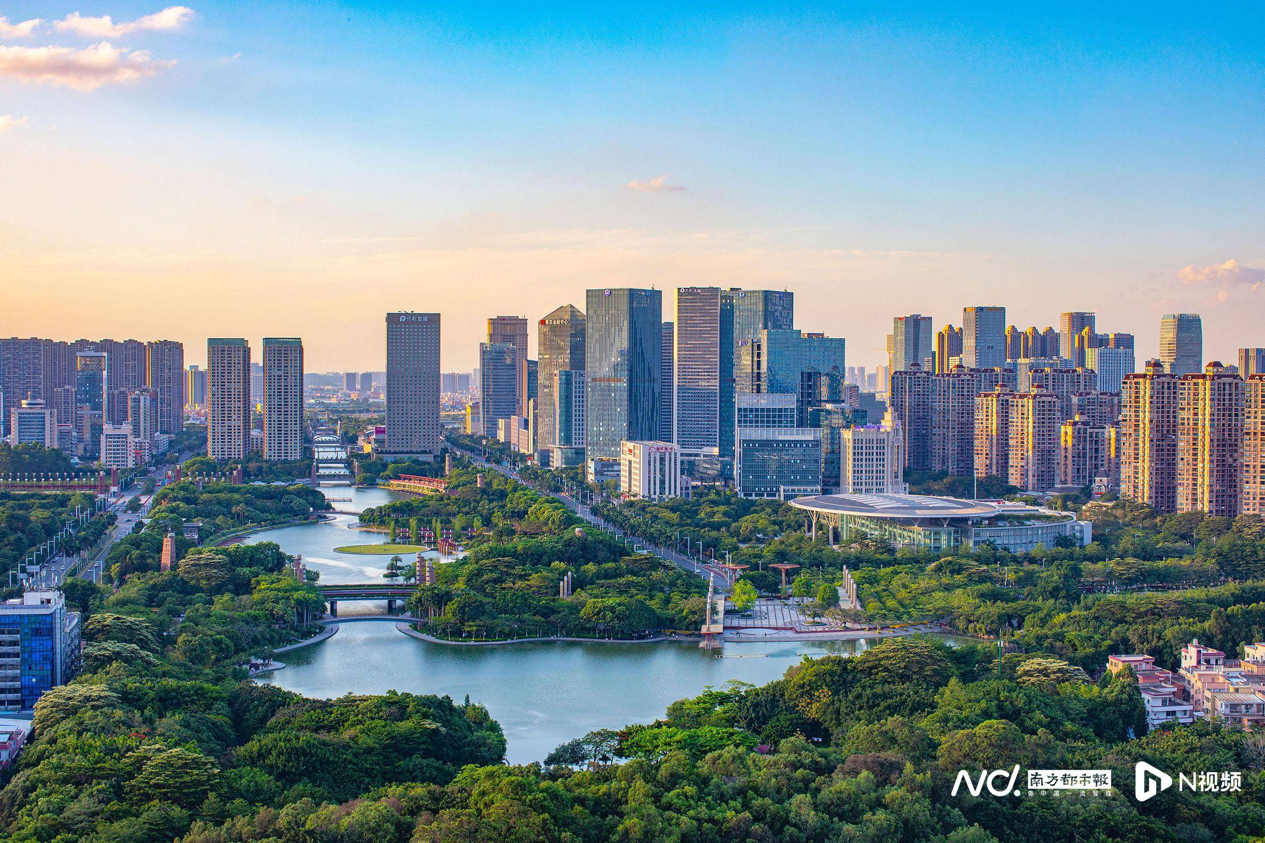 千灯湖"造城神话"的背后,是这条中轴的发展的质朴逻辑,与"灯湖人"始终