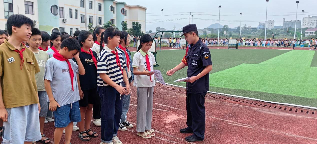 彬江小学图片