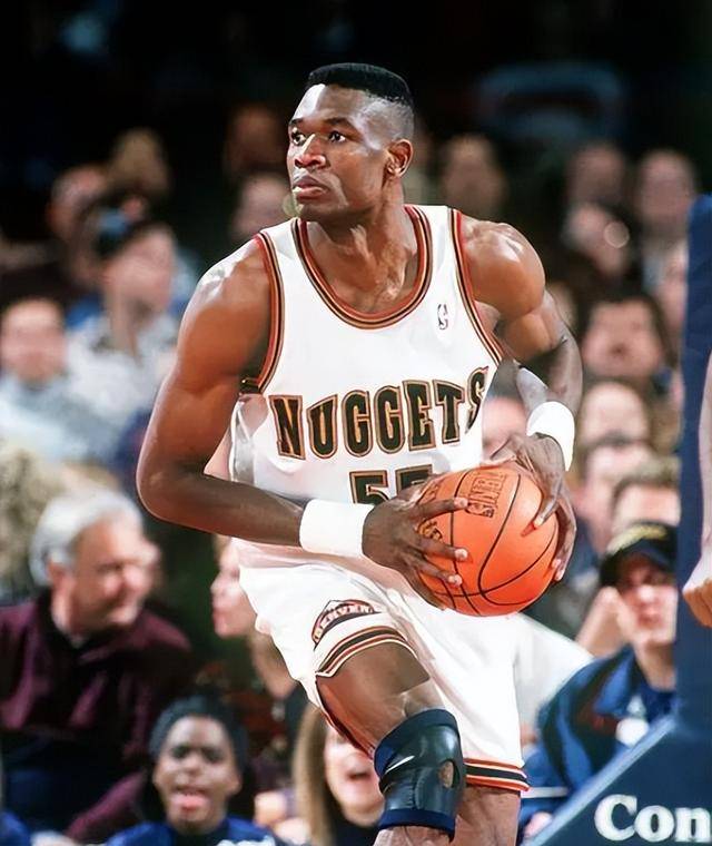 噩耗!穆托姆博患脑癌不幸去世享年58岁曾是姚明名人堂引荐人之一