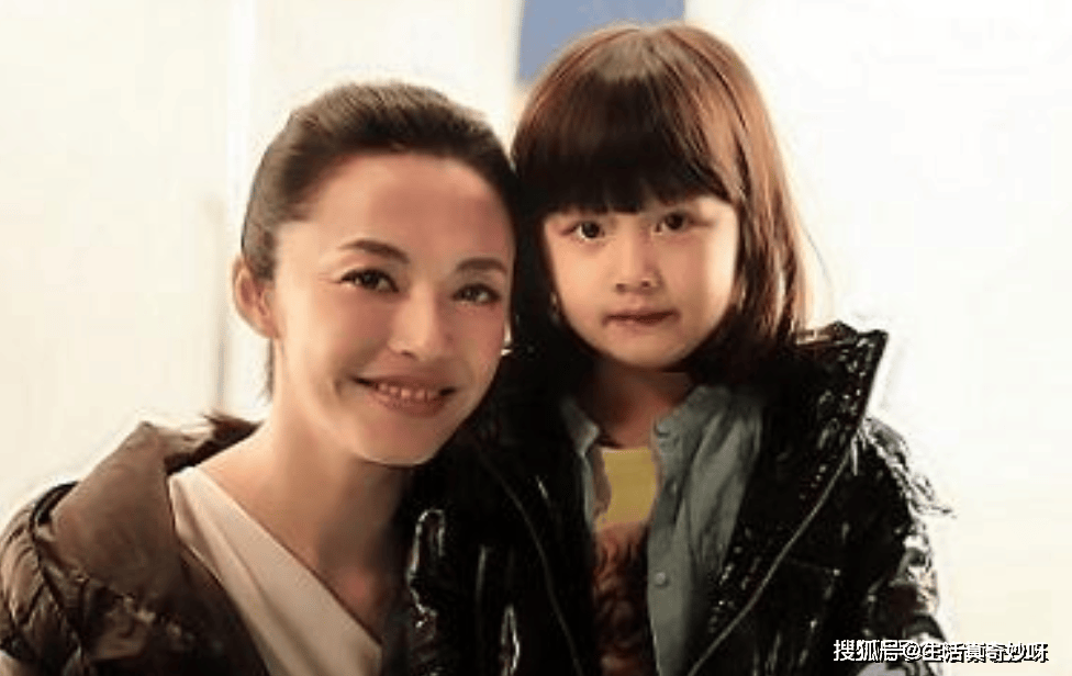 赵薇"女儿"因长得太好看!被全网禁止整容,如今16岁变化太大!