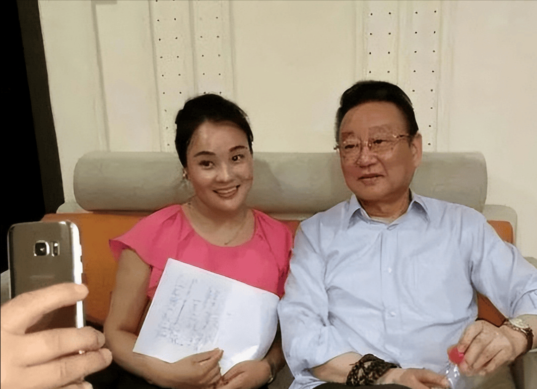 网友怒批蒋大为:你是加拿大国籍,咋还在中国圈钱?他如何回应?