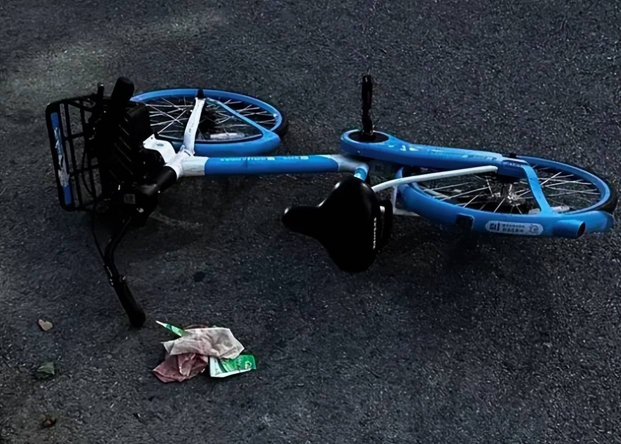 哈啰单车骑行中突然锁死导致用户受伤 运维坚称车辆没问题