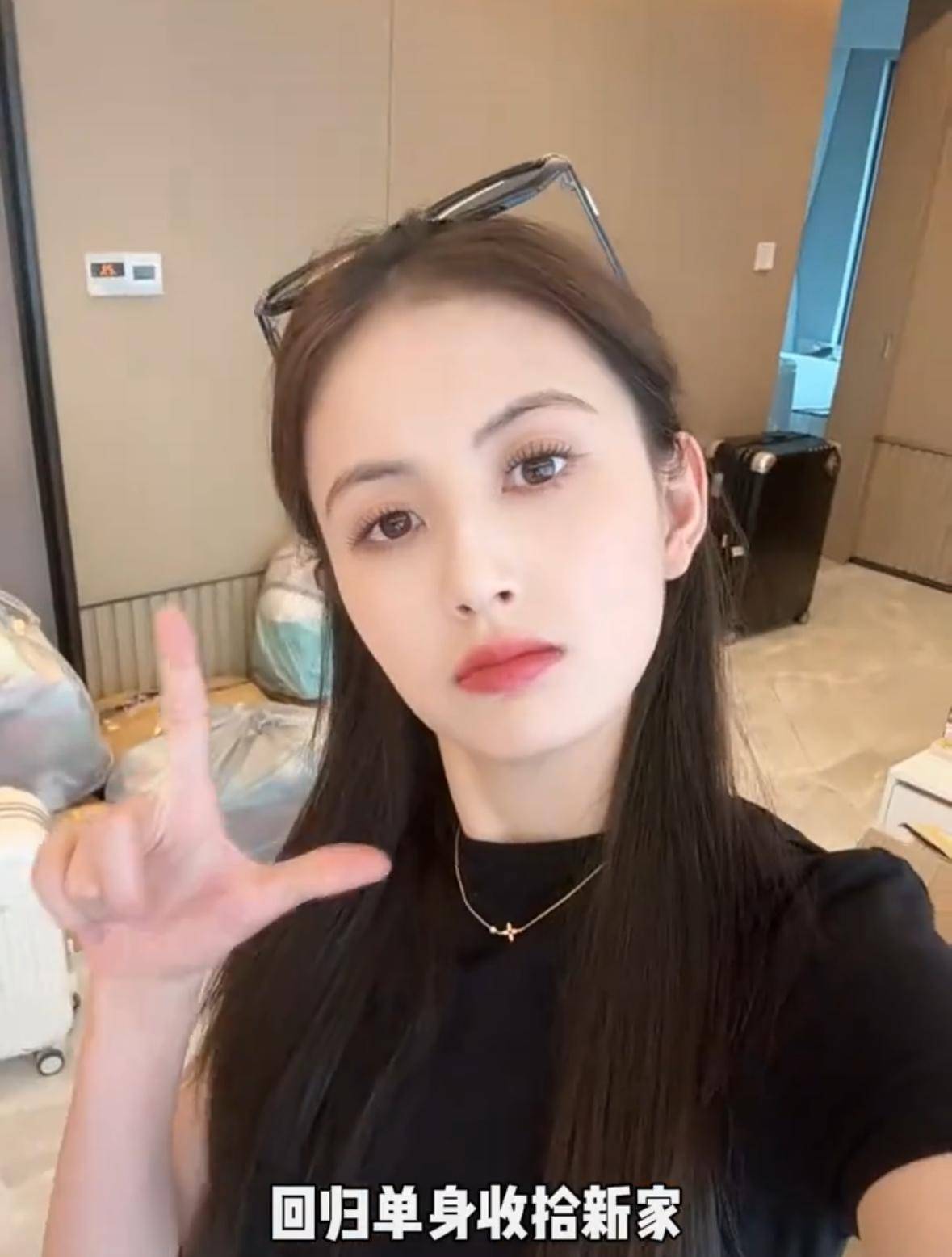 王思聪前女友甜仇官宣离婚,晒办理全过程引热议,离婚原因曝光_生活