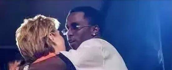 网络风暴再起!希拉里私密照泄露,隐私保护警钟长鸣