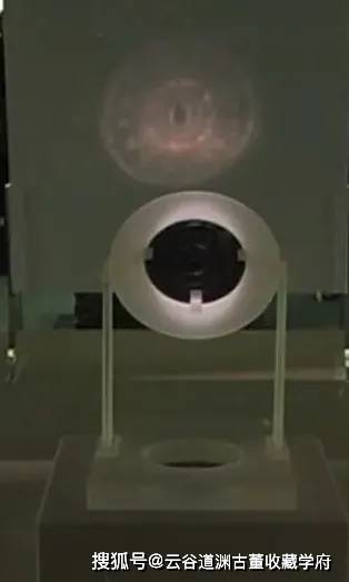 民間収集 銅製 龍紋銅鏡 置物 賞物 鎮紙辟邪 時代物 民間収集 銅製 龍紋銅鏡 置物 賞物 鎮紙辟邪 時代物