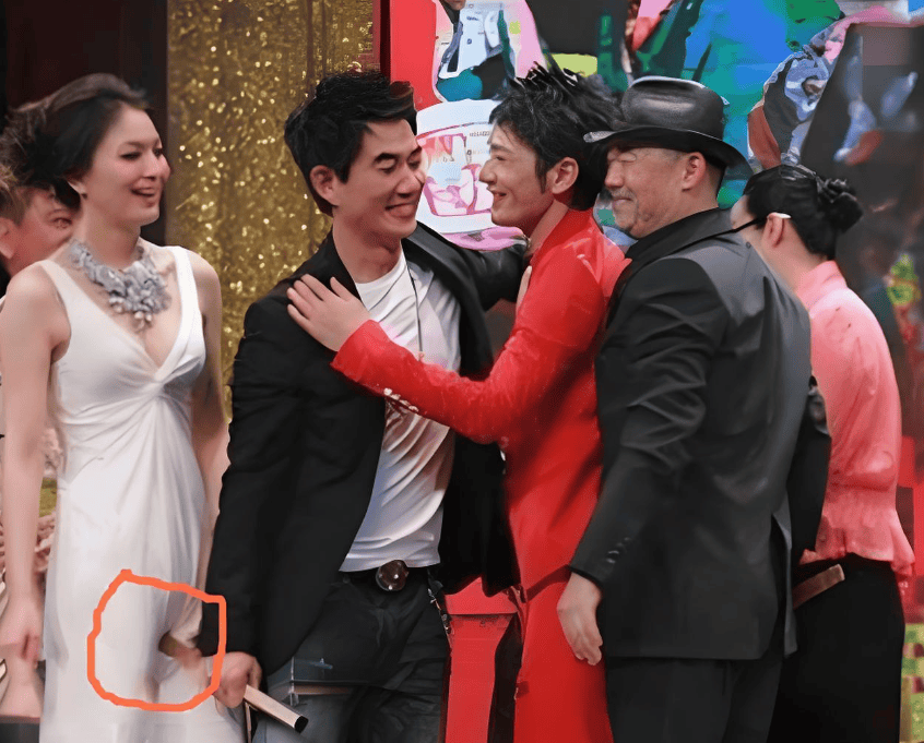 "极其尴尬"的5张明星合影,答应我,看完你别笑