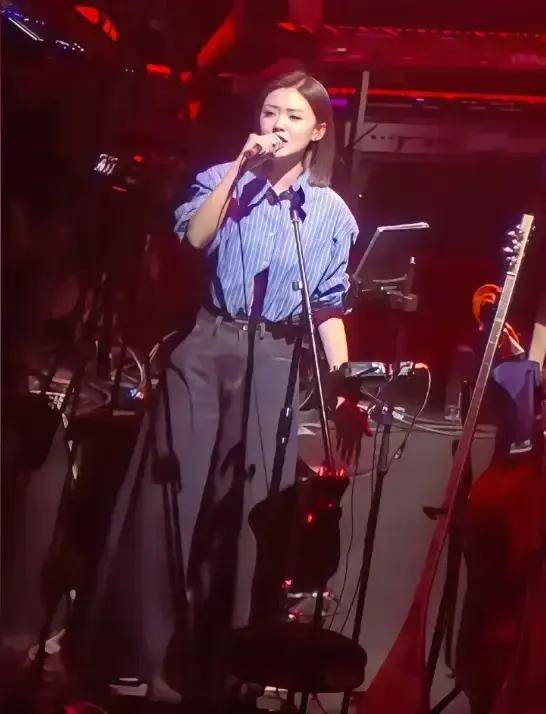 刀郎和声徐子尧爆火粉丝上涨百万,生活照曝光,本人甜美大方