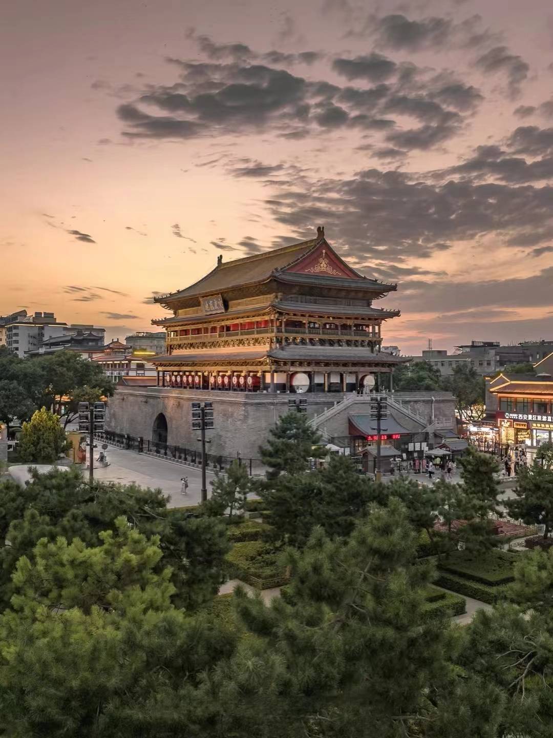 西安跟团旅游必打卡的十大网红景点与旅游接待咨询